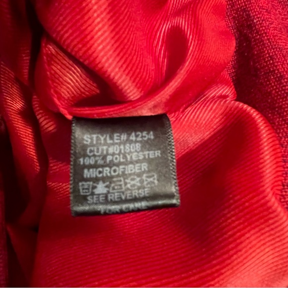 Vibrant Red Men's Vest with Zip Closure - Picture 6 of 8